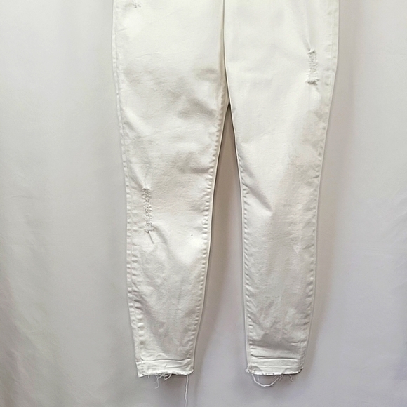 SPANX Pull On High Rise Distressed Ankle Jeans with Raw Cuffs White Size Small - Picture 3 of 16
